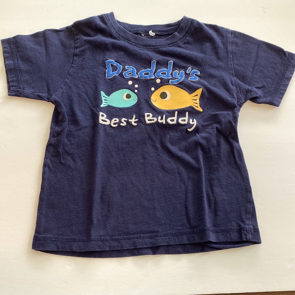 4/$10 Daddy’s best buddy T-shirt